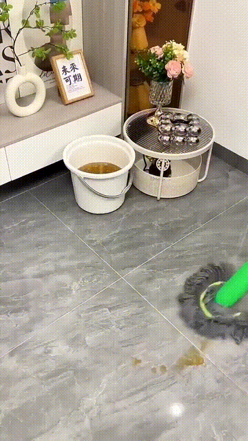 Self-twisting Water Rotating Mop
